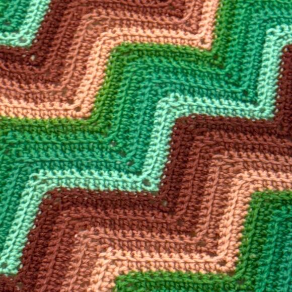 Vintage Handmade Afghan Crochet Blanket Green Mauve Ivory Granny Chevron 68x86 - Picture 2 of 9